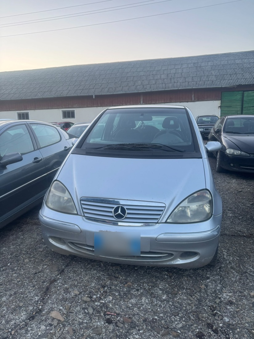 Mercedes-Benz A-Class W168, argintiu, în parcul AutoResursa