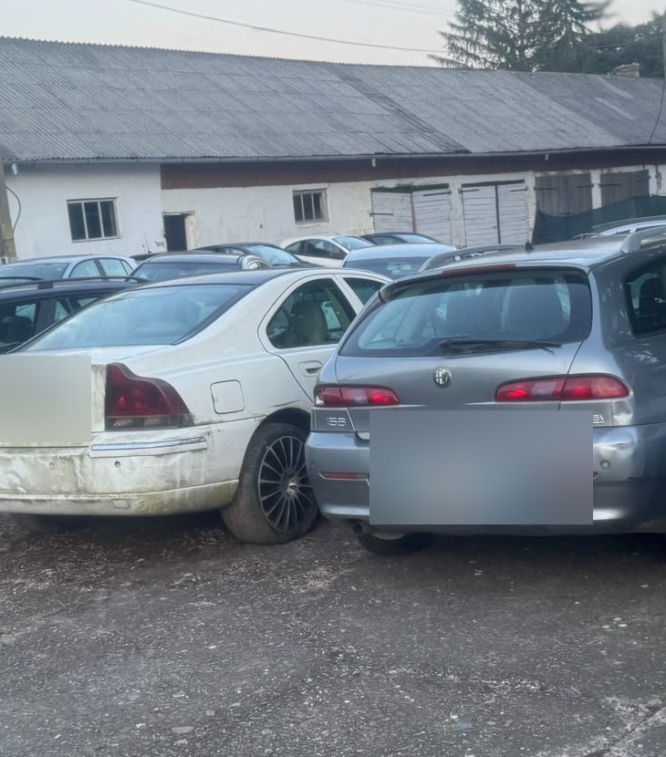 Peugeot 607, alb / crem, în parcul AutoResursa