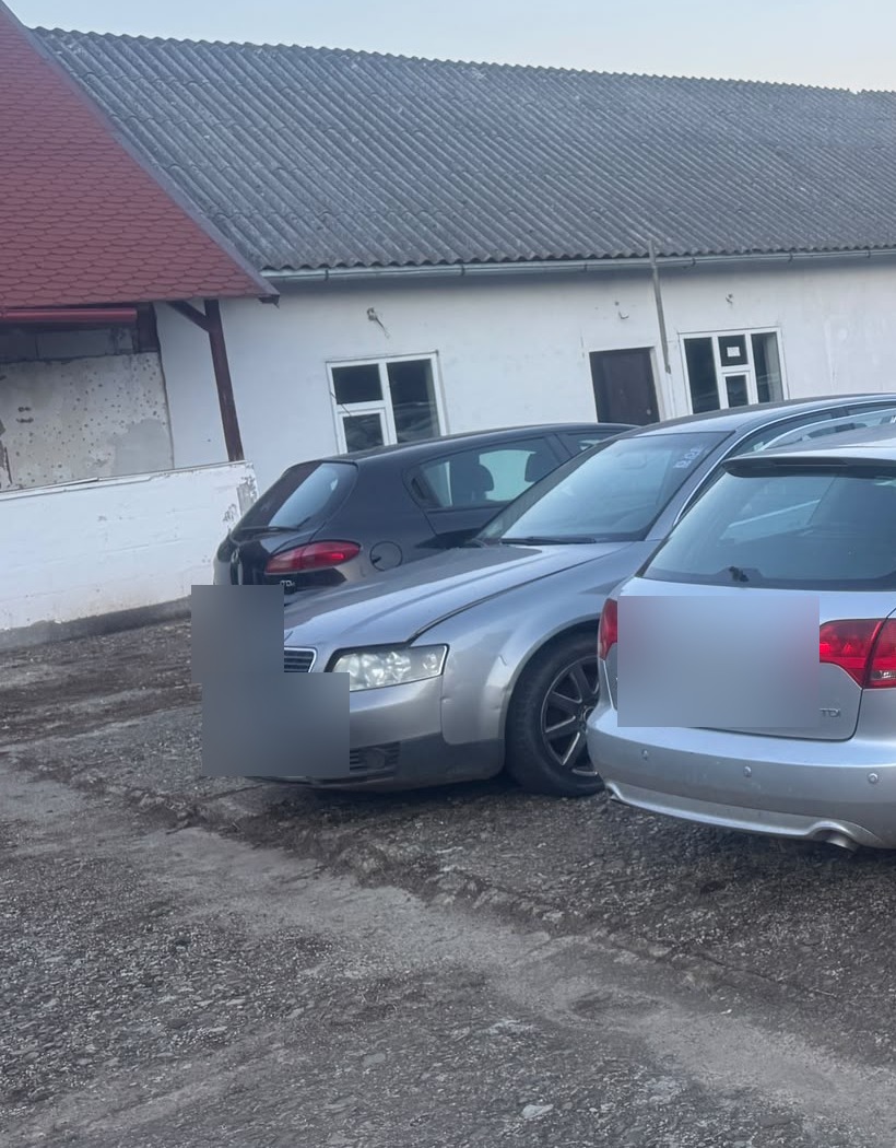 Audi A4 B6 Sedan, argintiu, în parcul AutoResursa